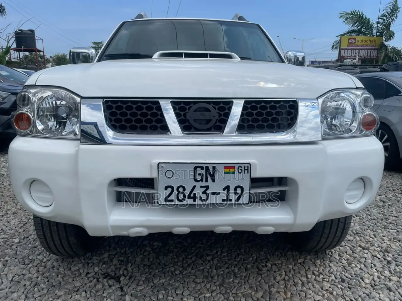 Nissan Hardbody 2019 White
