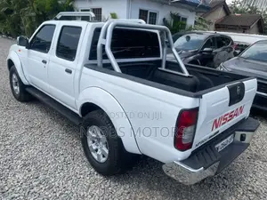 Nissan Hardbody 2019 White