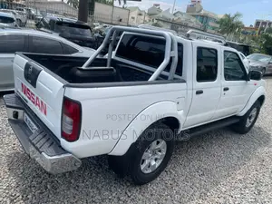 Nissan Hardbody 2019 White