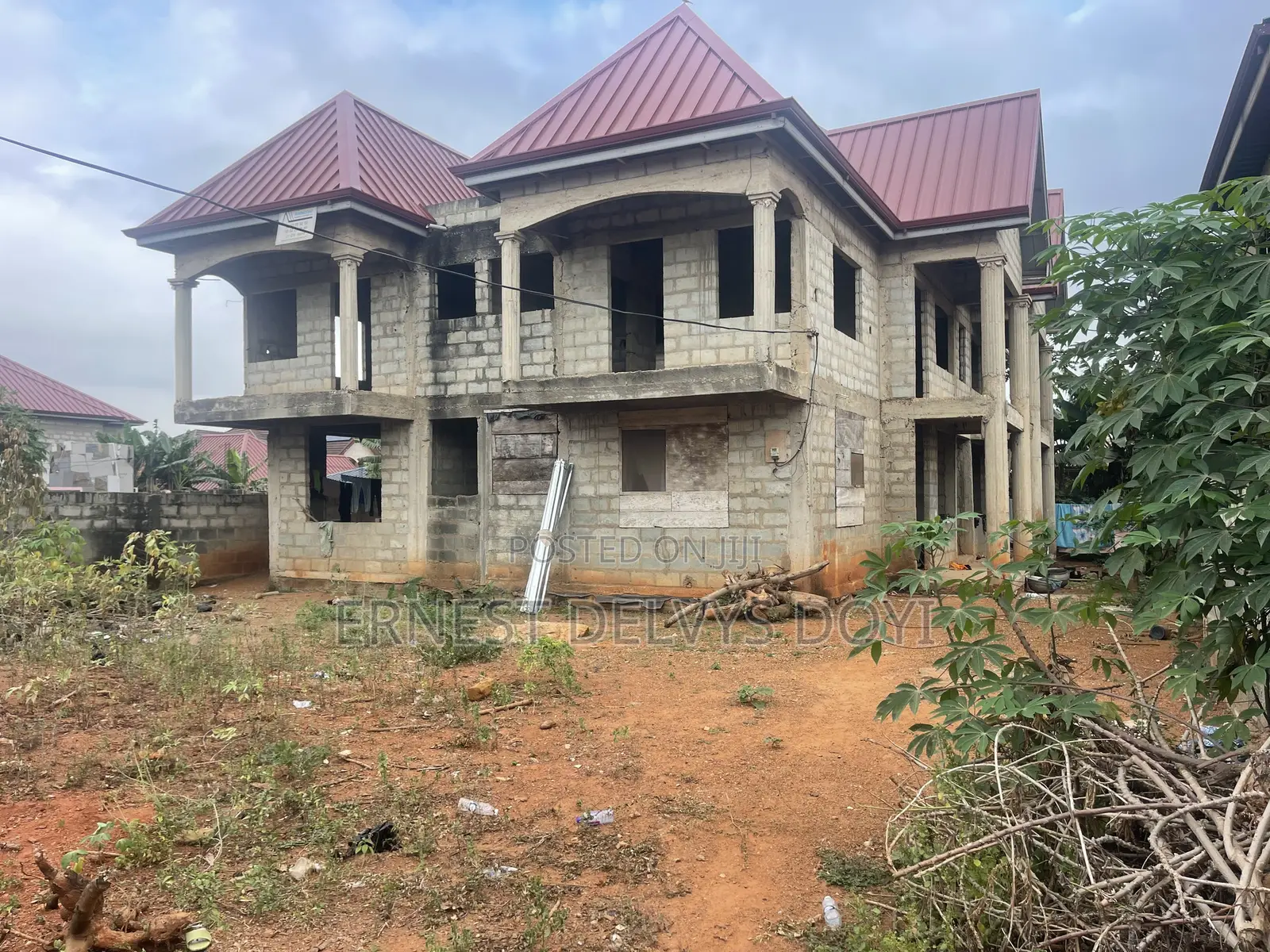 8bdrm Apartment in Abokobi - Agbogba, Ga East Municipal for sale