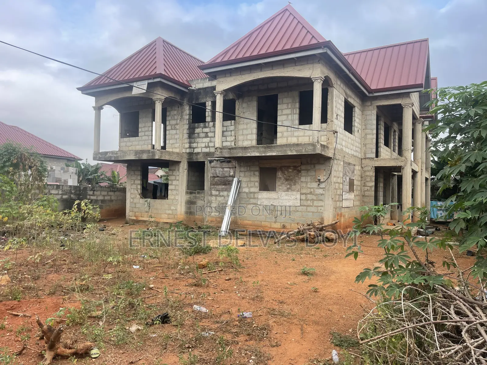 8bdrm Apartment in Abokobi - Agbogba, Ga East Municipal for sale