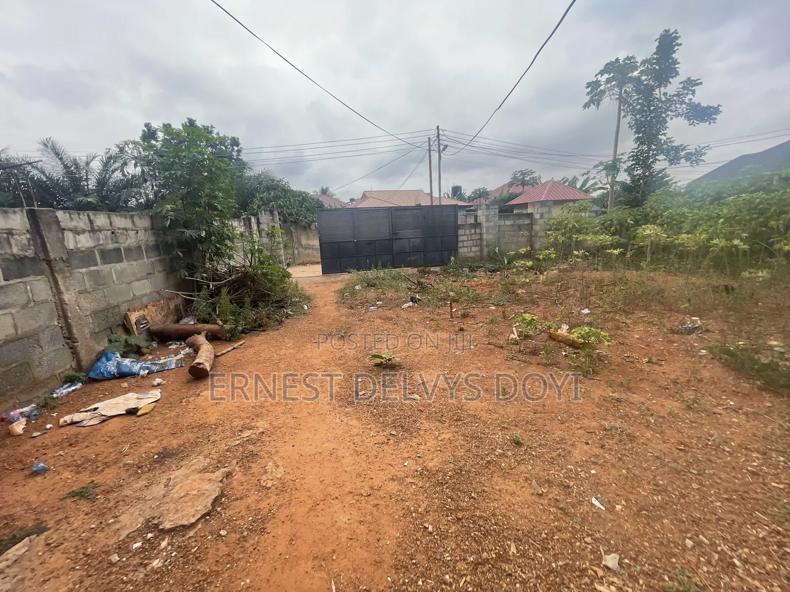 8bdrm Apartment in Abokobi - Agbogba, Ga East Municipal for sale