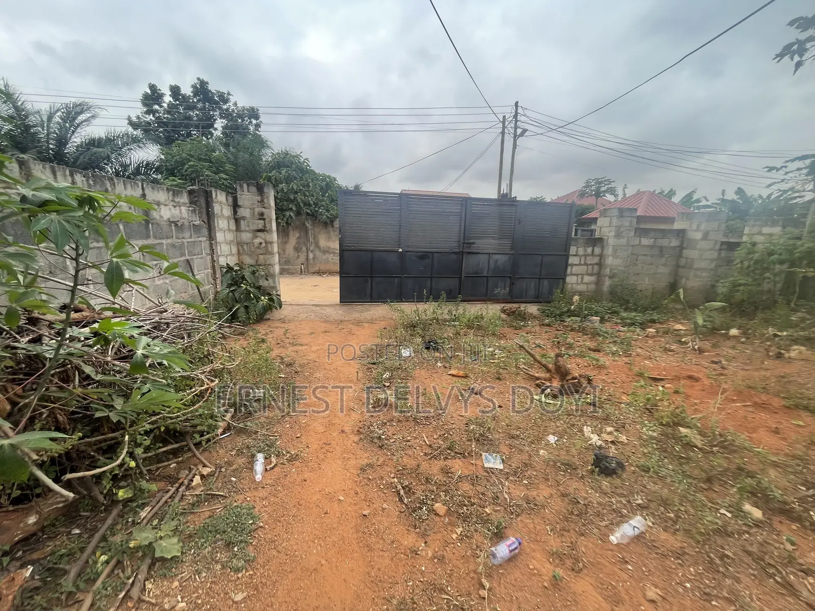 8bdrm Apartment in Abokobi - Agbogba, Ga East Municipal for sale