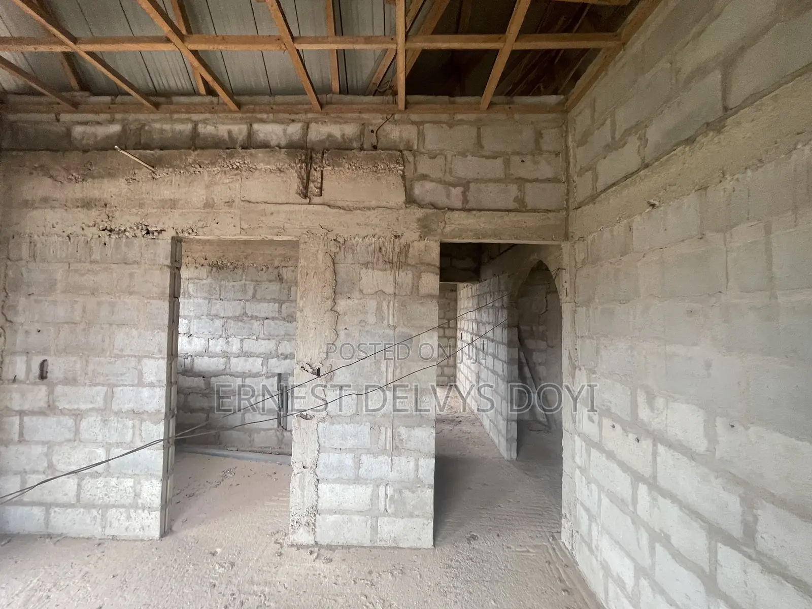 8bdrm Apartment in Abokobi - Agbogba, Ga East Municipal for sale