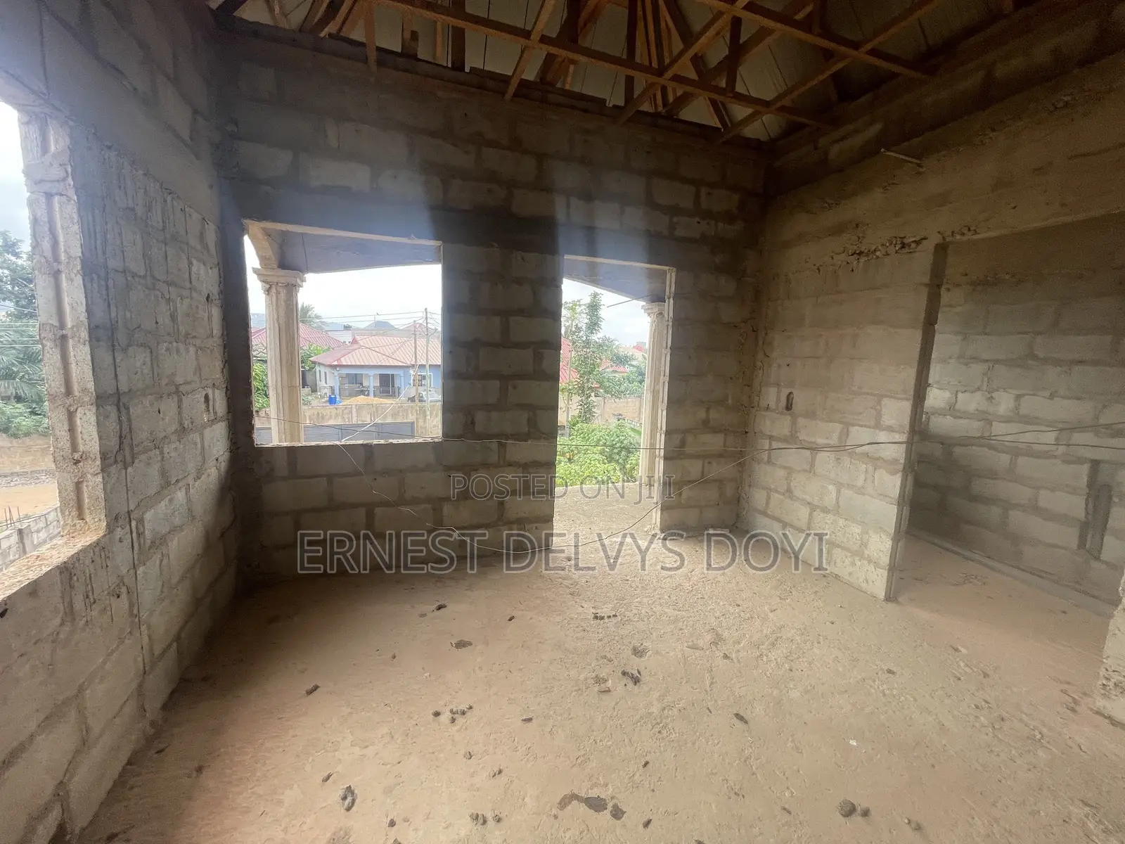 8bdrm Apartment in Abokobi - Agbogba, Ga East Municipal for sale