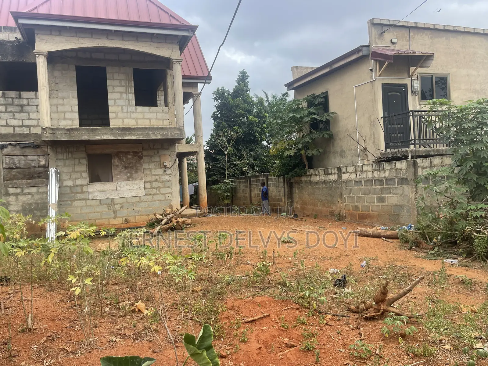 8bdrm Apartment in Abokobi - Agbogba, Ga East Municipal for sale