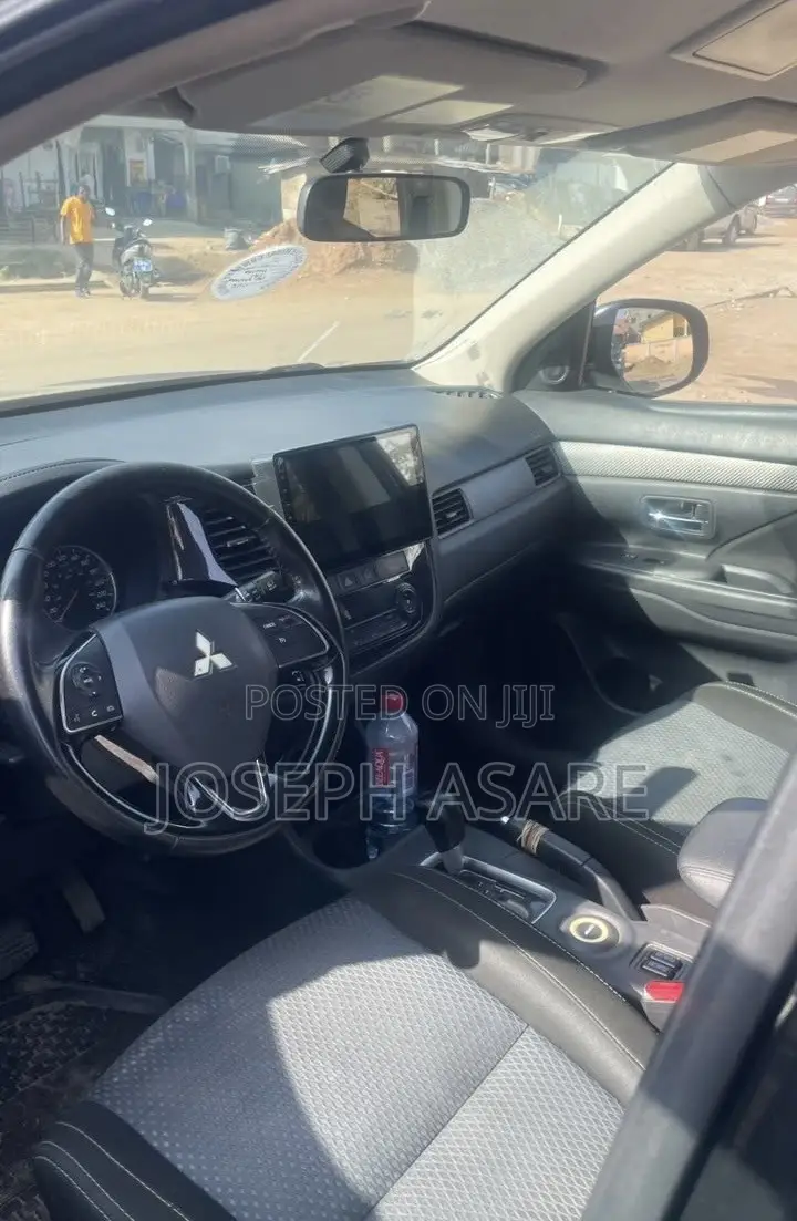 Mitsubishi Outlander 2016