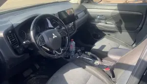 Mitsubishi Outlander 2016
