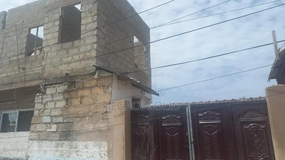 7bdrm Apartment in Legacy Solid Real, Teshie-Nungua Estates for sale