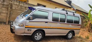 Hyundai H-100 2003 Silver