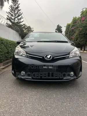Toyota Vitz 1.3 AWD 5dr 2015 Black