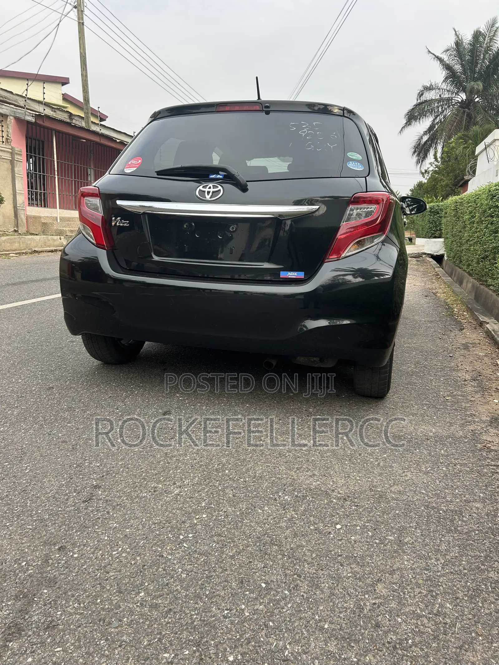 Toyota Vitz 1.3 AWD 5dr 2015 Black
