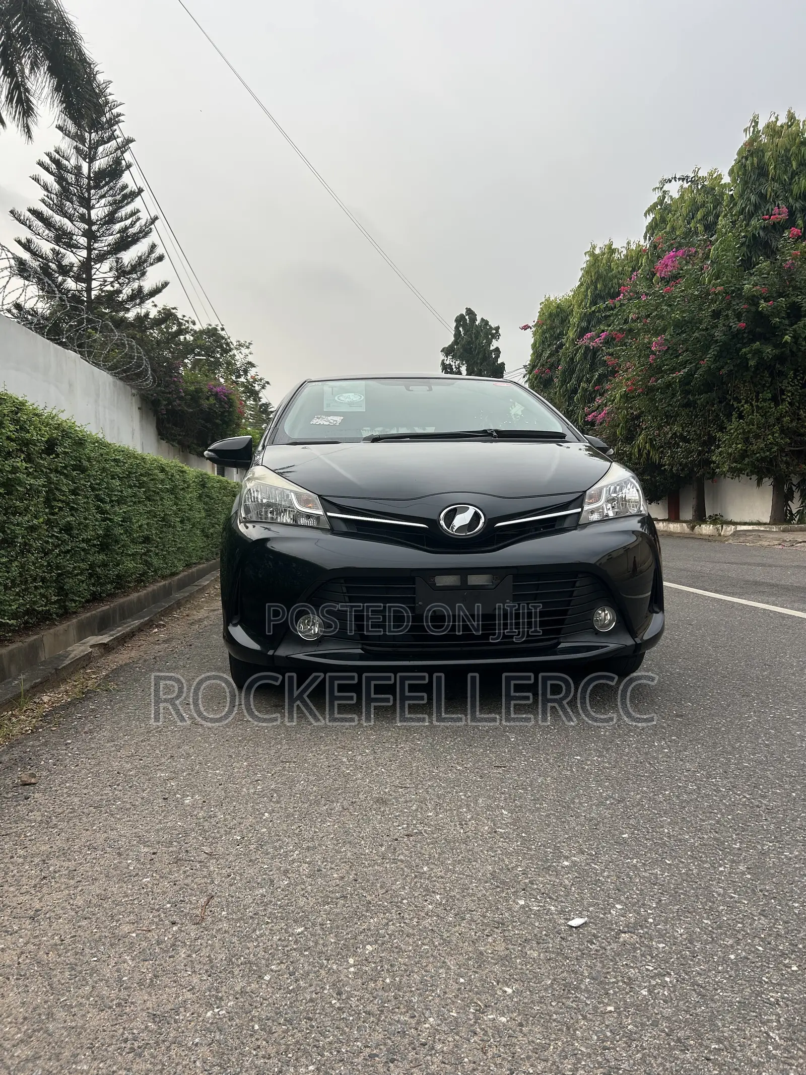 Toyota Vitz 1.3 AWD 5dr 2015 Black