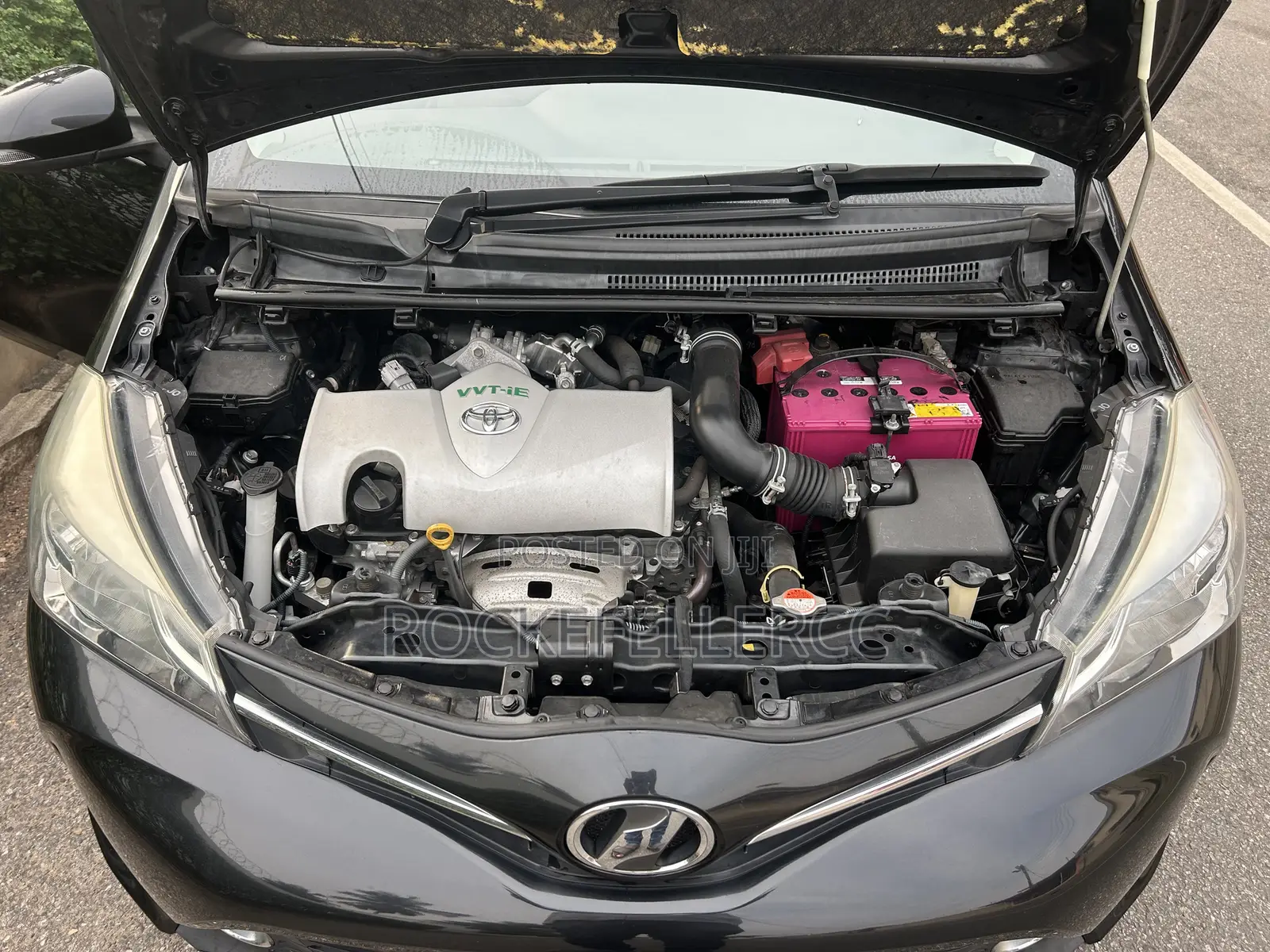 Toyota Vitz 1.3 AWD 5dr 2015 Black
