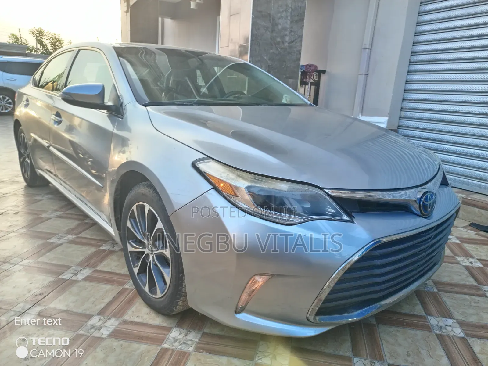 Toyota Avalon Limited FWD Sedan (3.6L 6cyl 6A) 2016 Silver