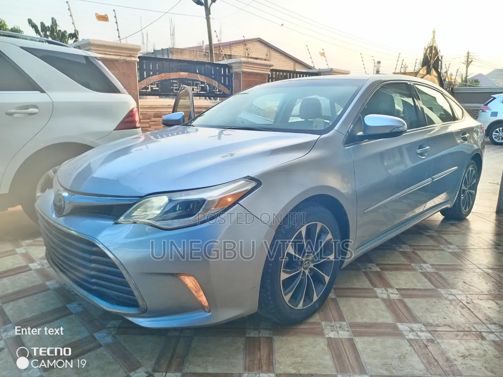 Toyota Avalon Limited FWD Sedan (3.6L 6cyl 6A) 2016 Silver