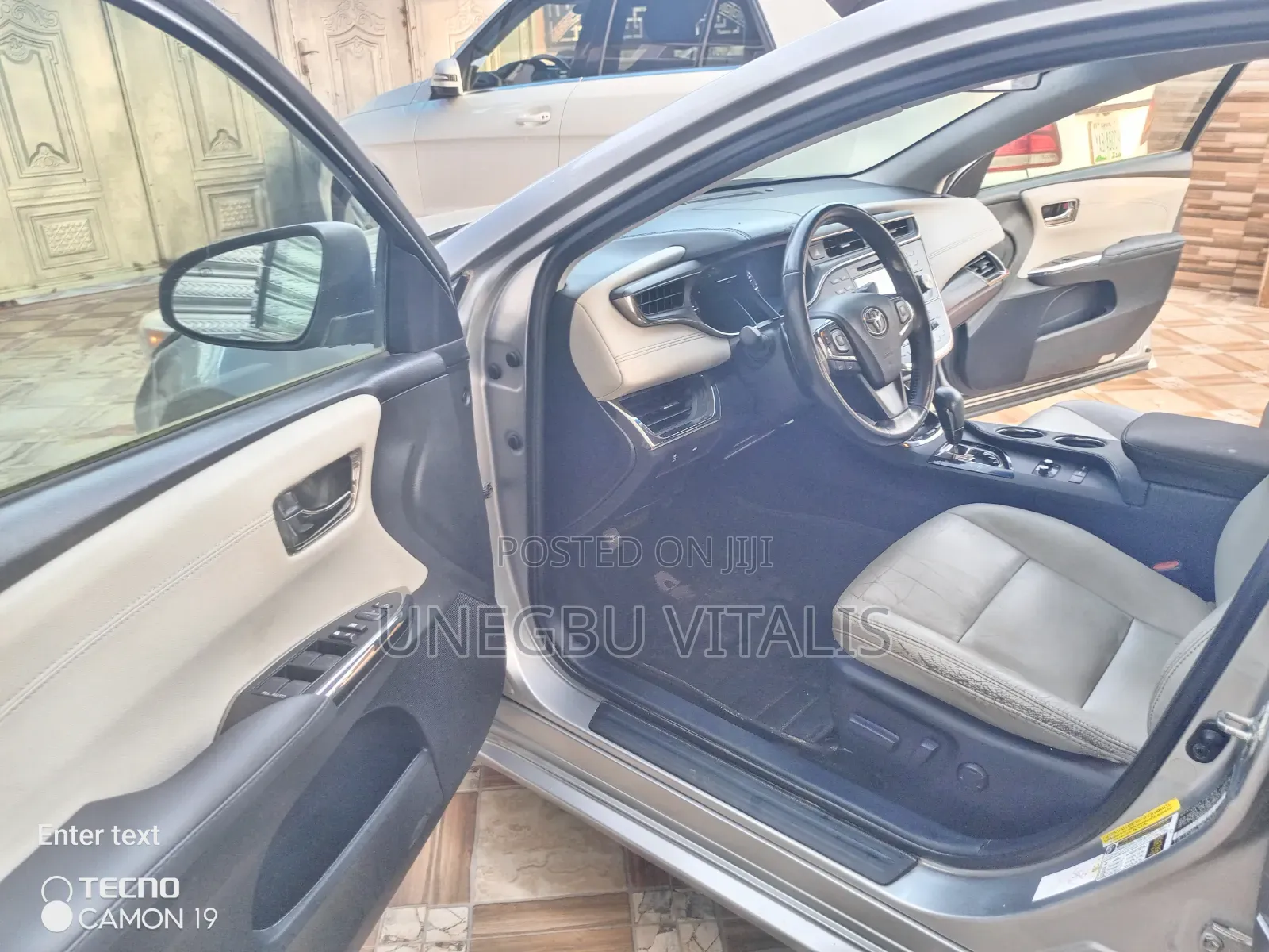Toyota Avalon Limited FWD Sedan (3.6L 6cyl 6A) 2016 Silver