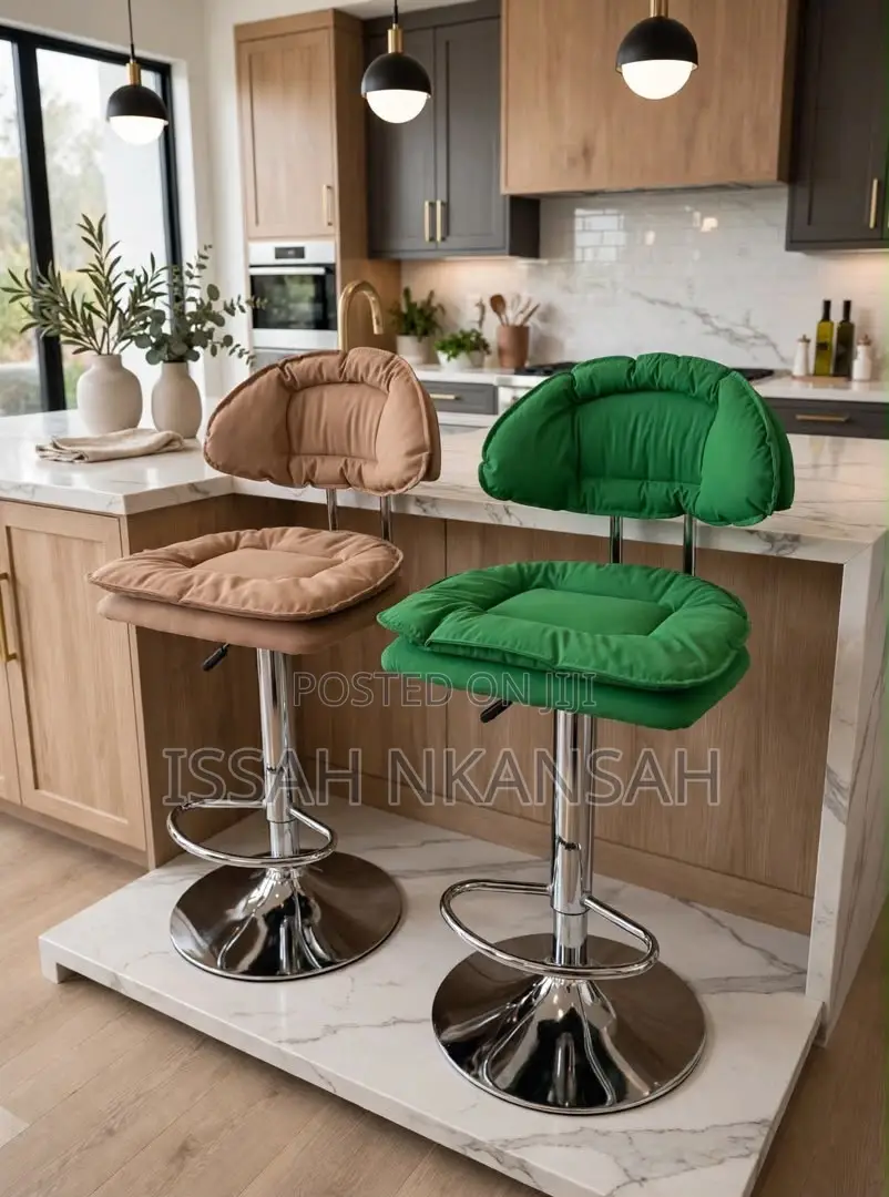 Round Back Cushion Bar Stool