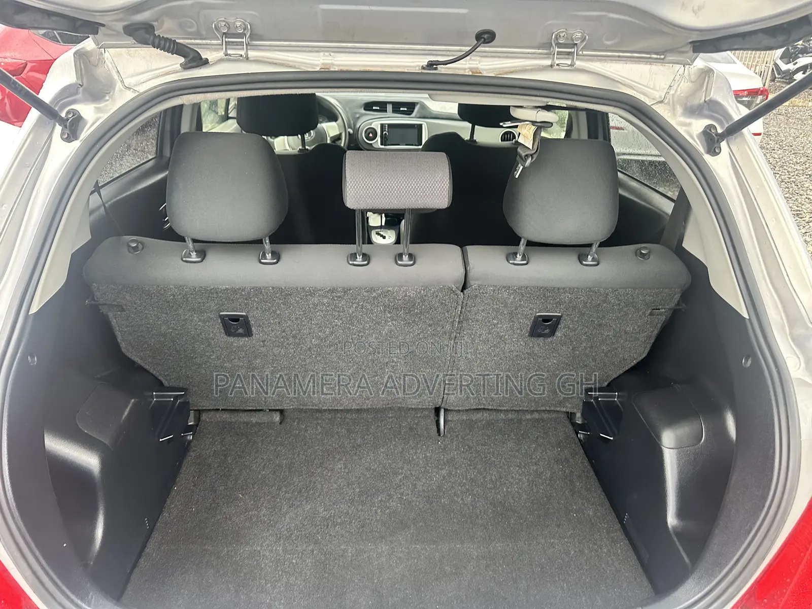 Toyota Vitz 1.3 AWD 5dr 2014 Gray