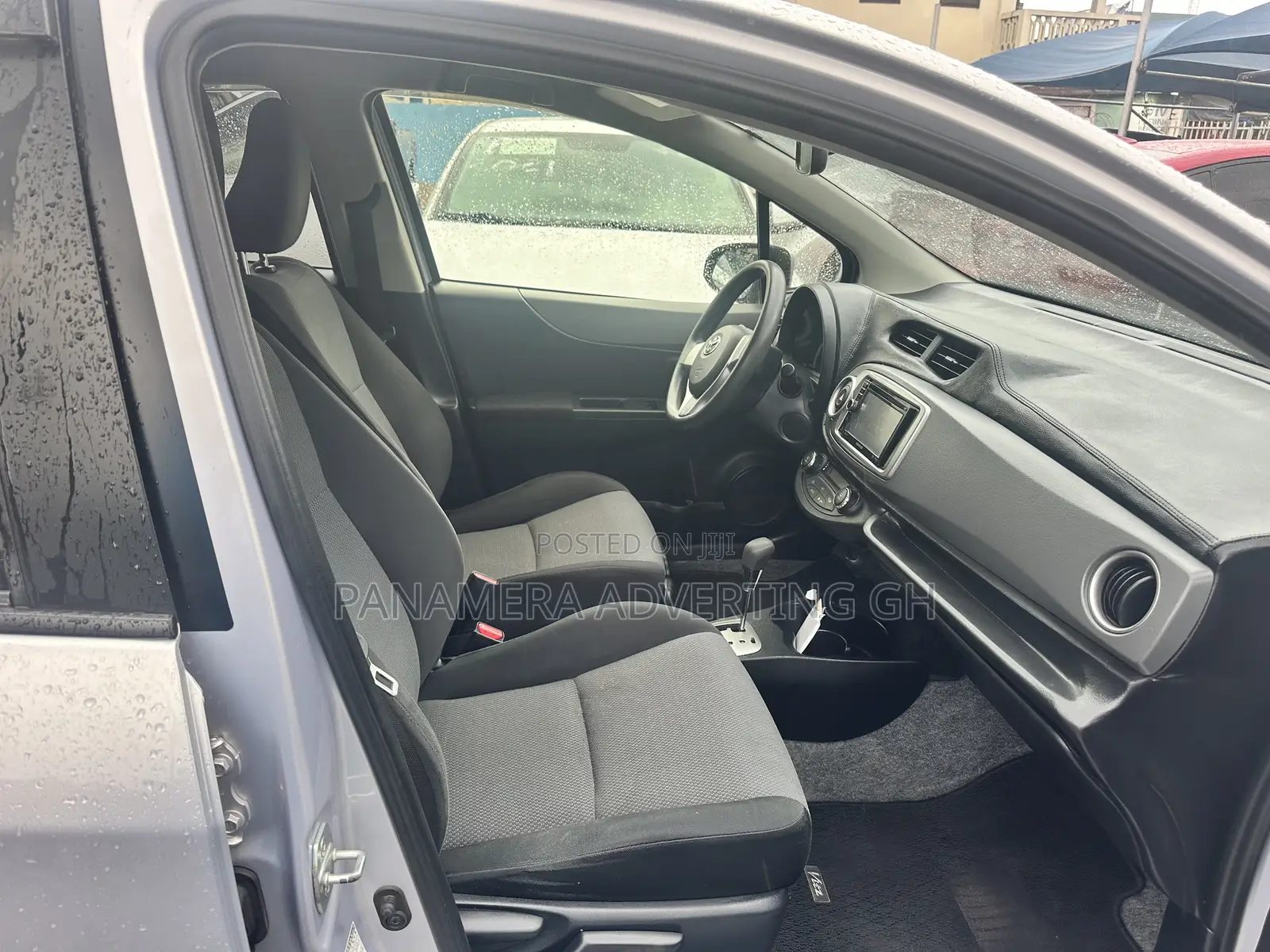 Toyota Vitz 1.3 AWD 5dr 2014 Gray