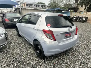 Toyota Vitz 1.3 AWD 5dr 2014 Gray