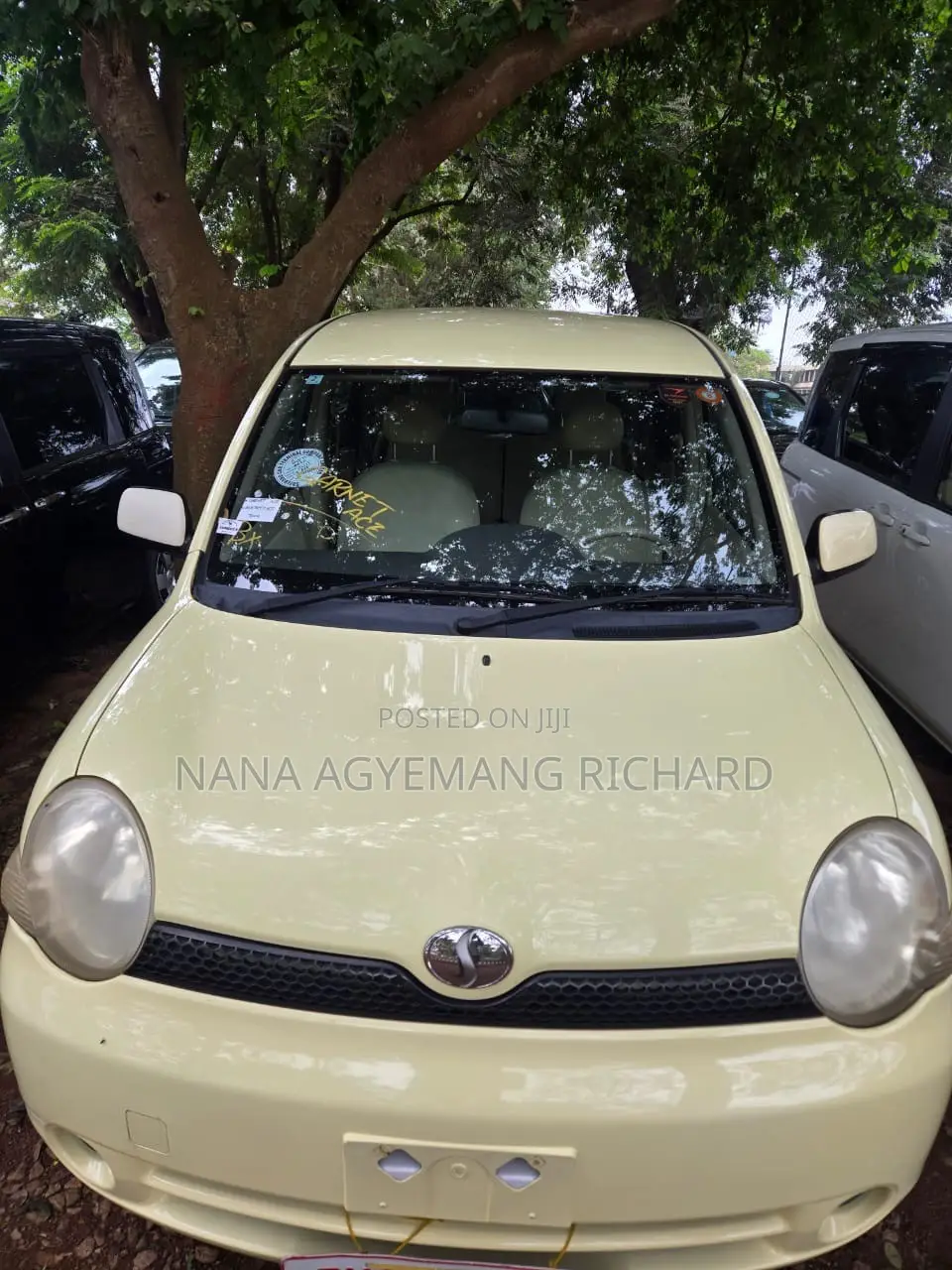 Toyota Sienta 1.5 FWD 2010 Yellow