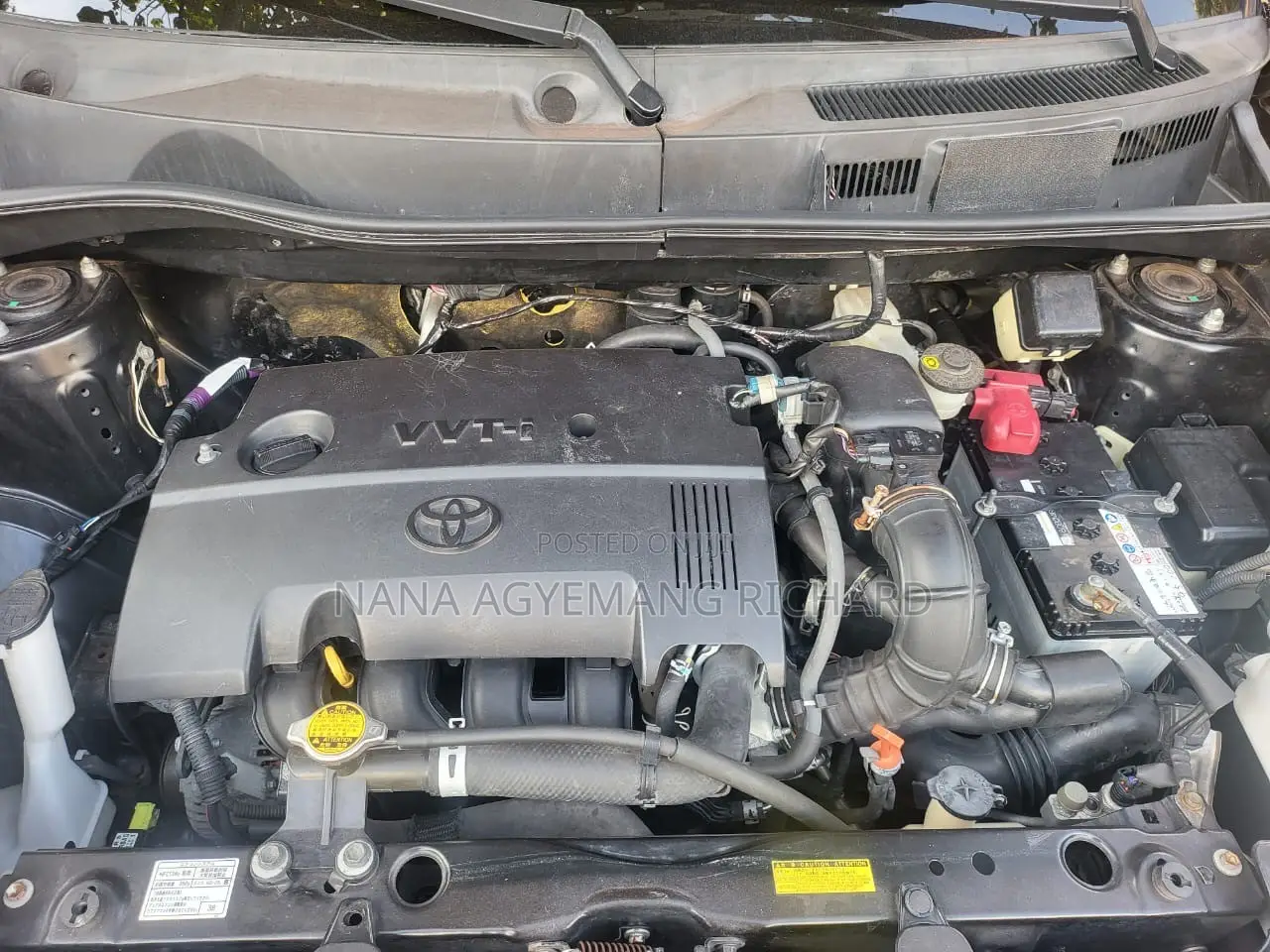 Toyota Sienta 1.5 FWD 2010 Yellow