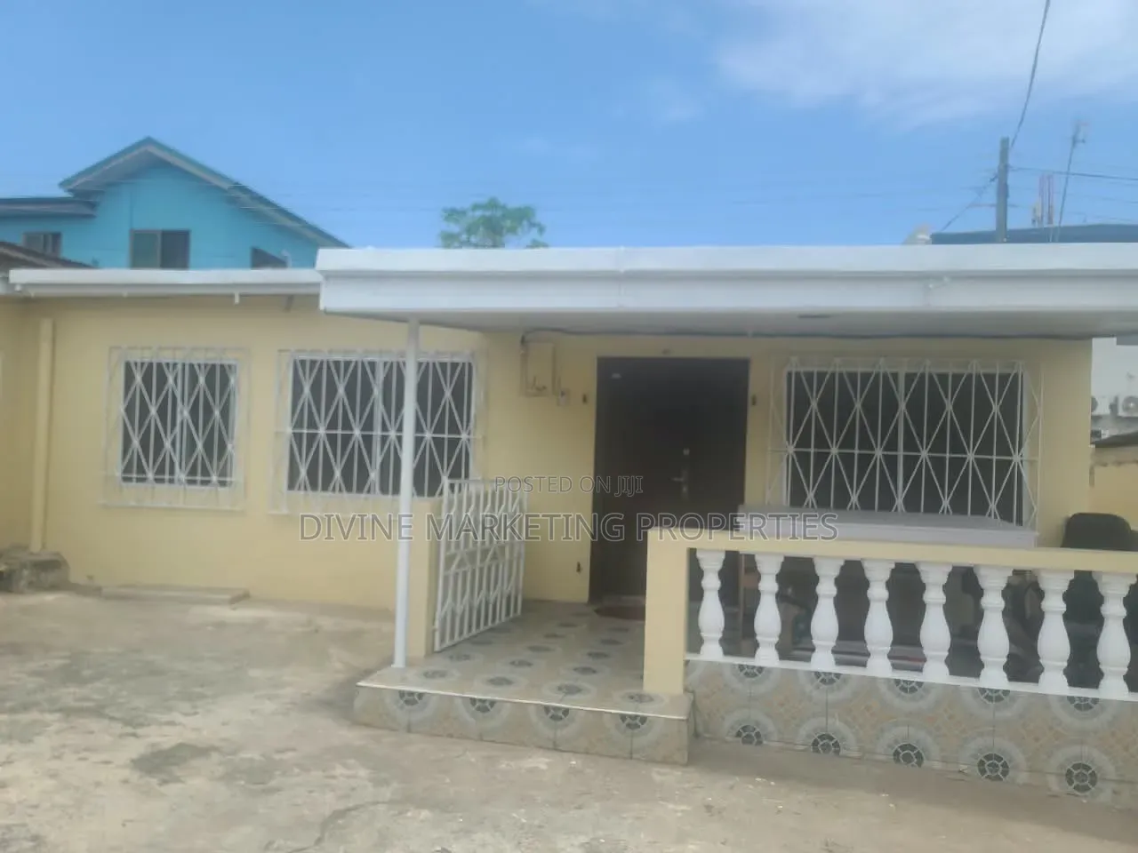 6bdrm House in Dansoman, Afoko Foto for sale