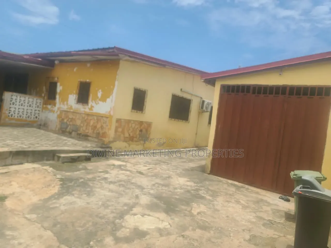 6bdrm House in Dansoman, Afoko Foto for sale