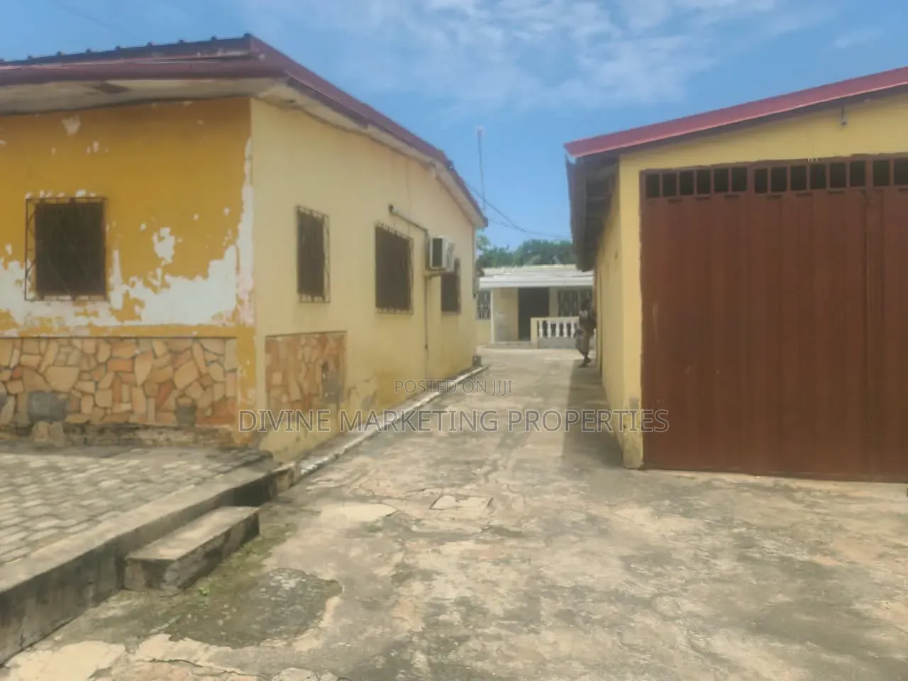 6bdrm House in Dansoman, Afoko Foto for sale