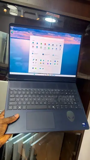 Laptop Dell Alienware Aurora 16 16GB Intel Core 7 SSD 1T