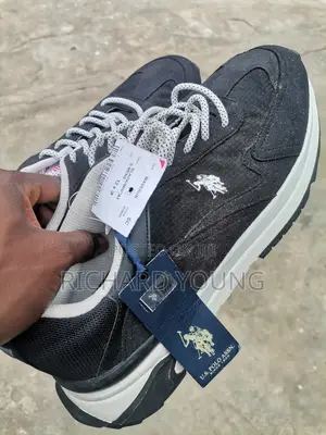 Brand New SNEAKERS