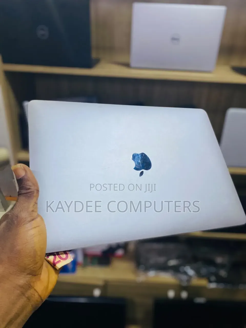 Laptop Apple MacBook 2020 8GB Intel Core i5 SSD 512GB