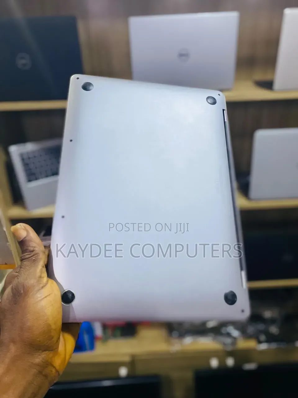 Laptop Apple MacBook 2020 8GB Intel Core i5 SSD 512GB