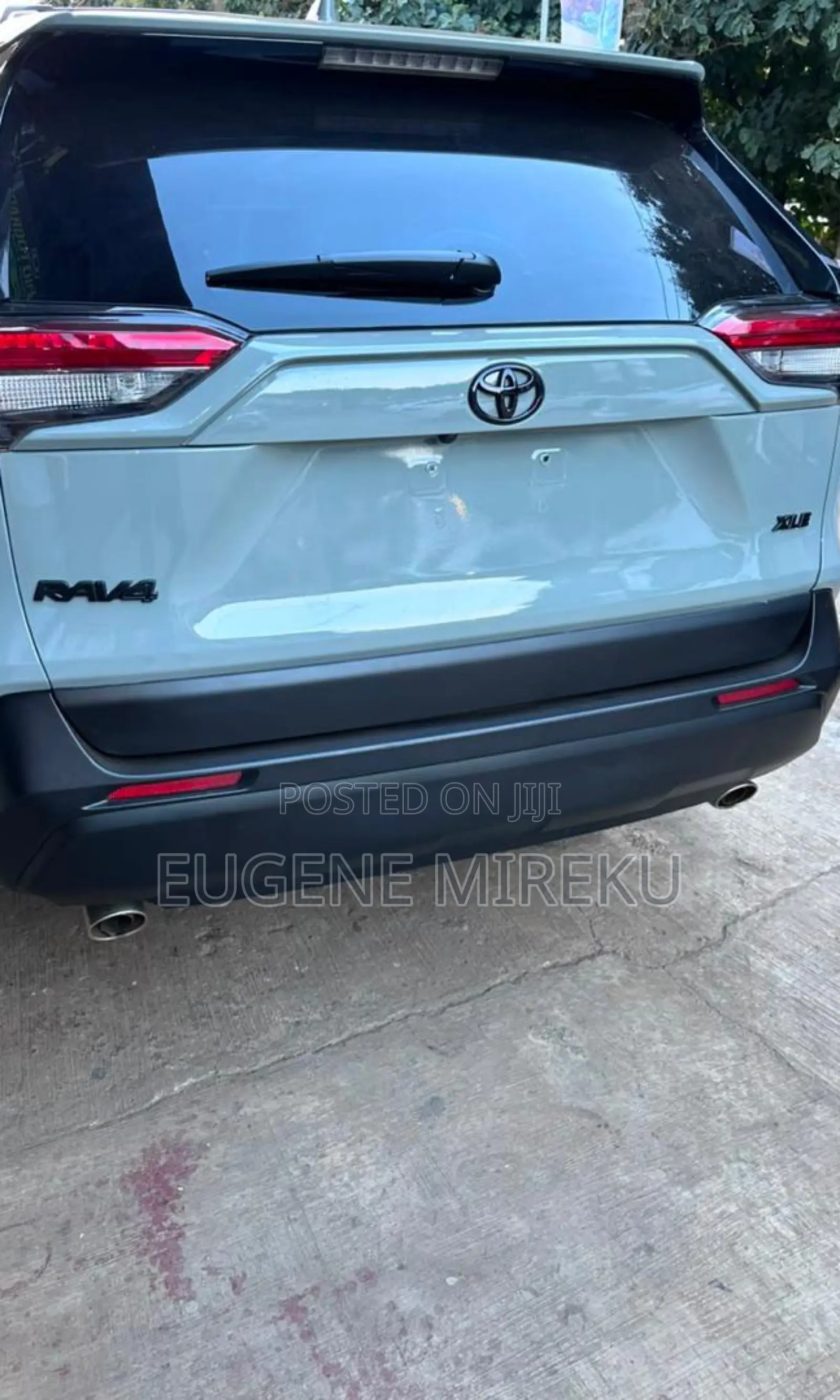Toyota RAV4 XLE FWD 2020 Blue