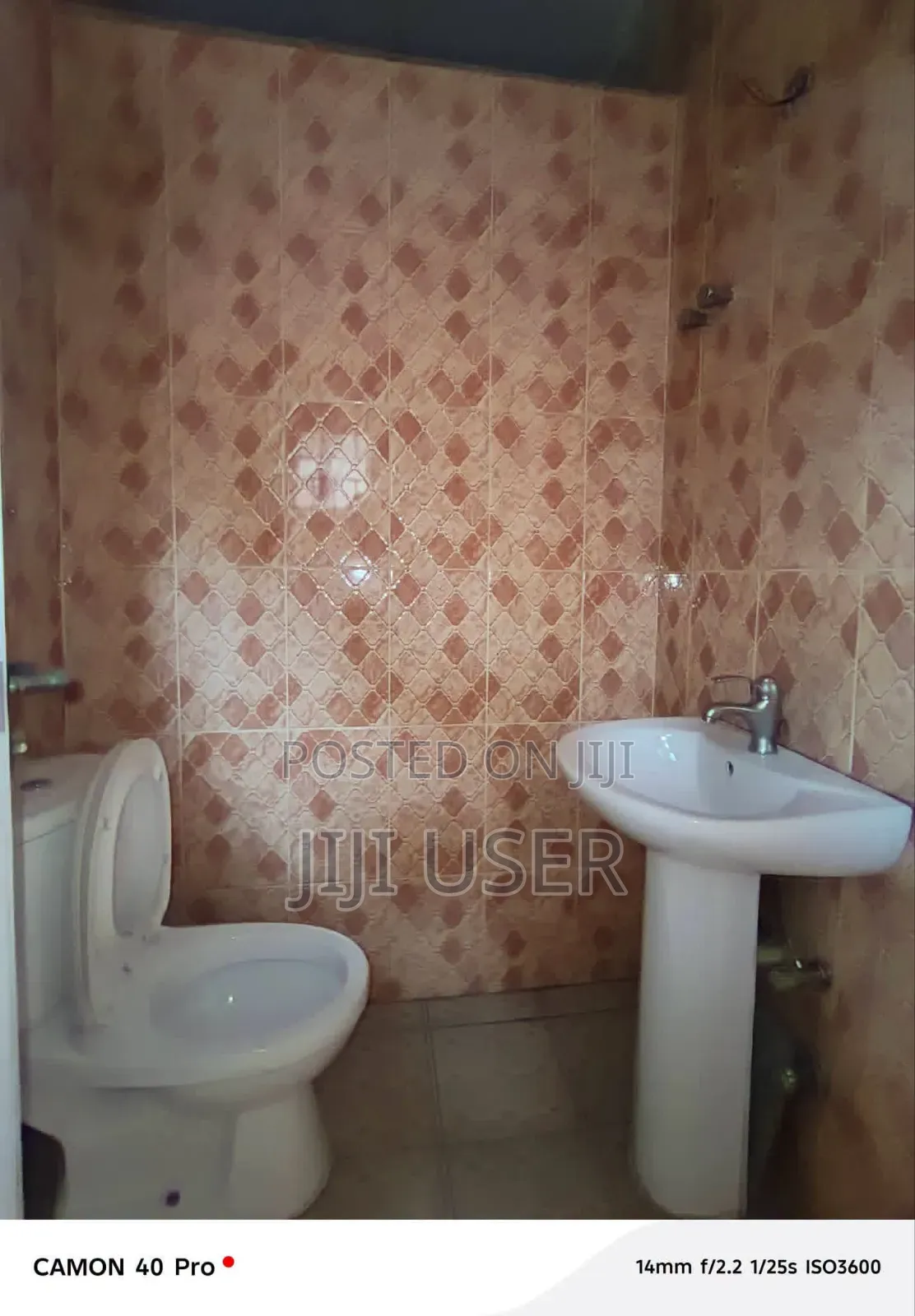 3bdrm House in ....., Ablekuma for rent