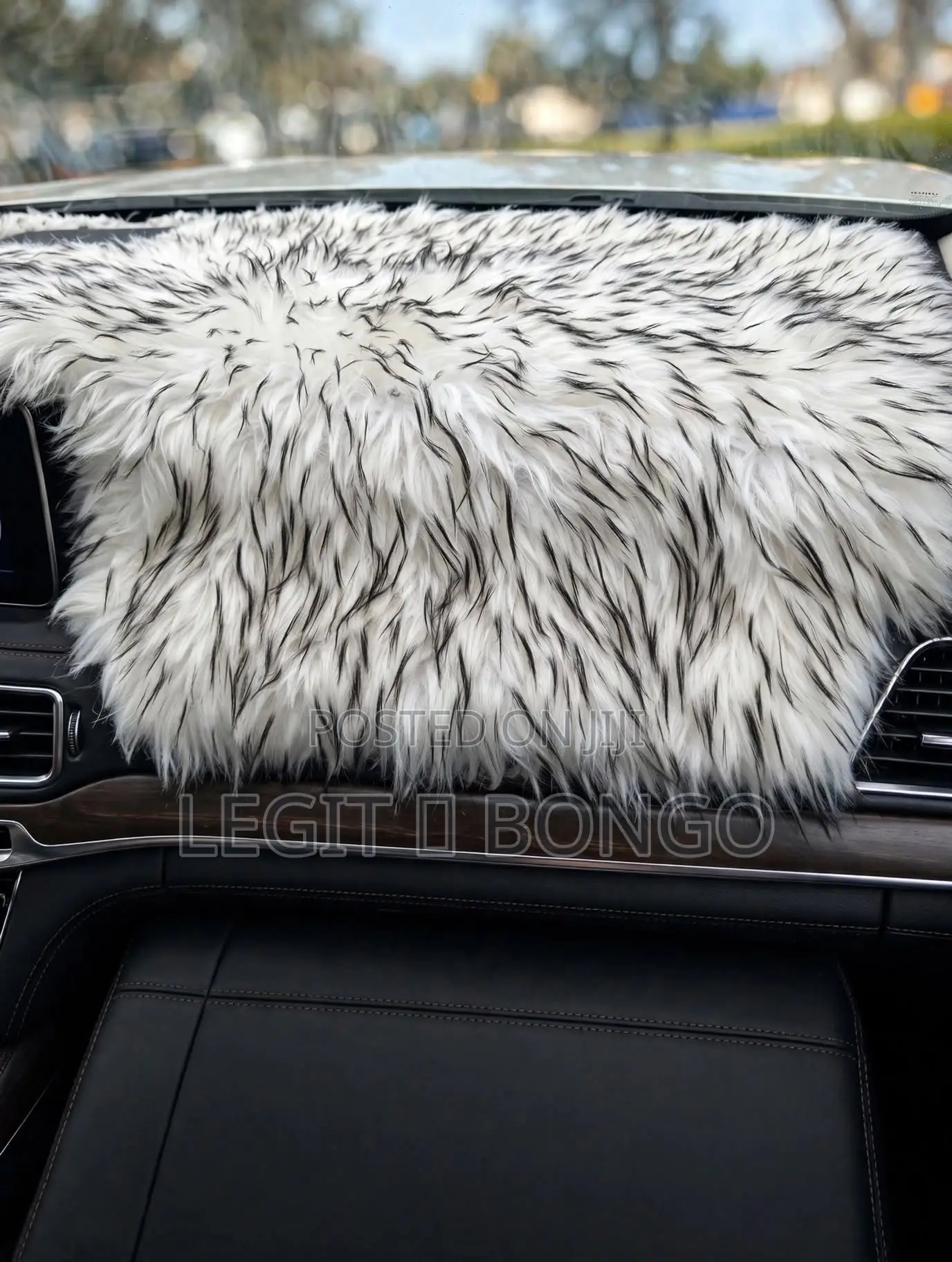 Universal Fluffy Dashboard Mat