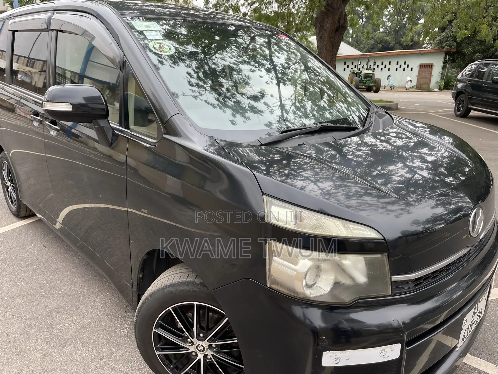 Toyota Voxy V 2WD 8-Seater 2012 Black
