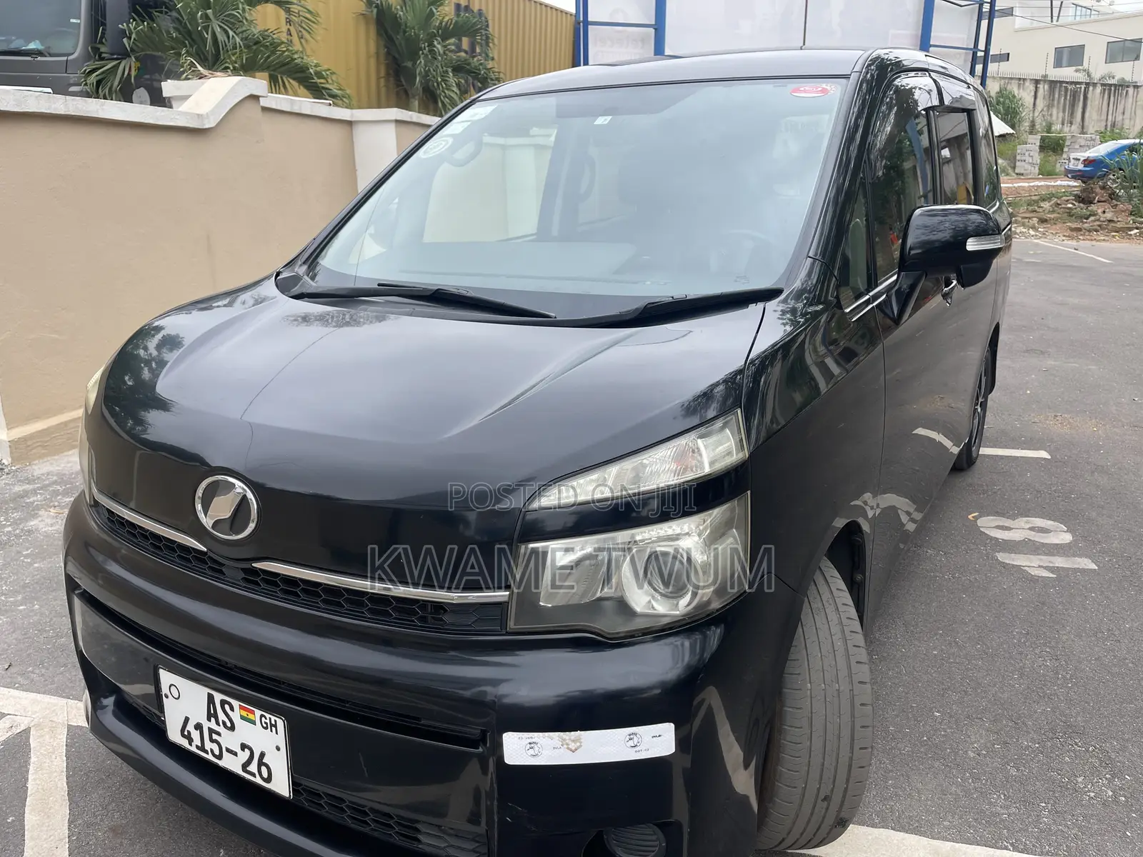 Toyota Voxy V 2WD 8-Seater 2012 Black