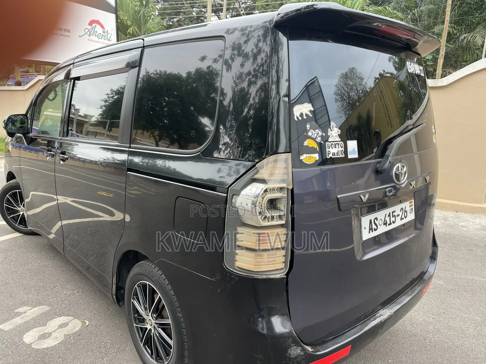 Toyota Voxy V 2WD 8-Seater 2012 Black