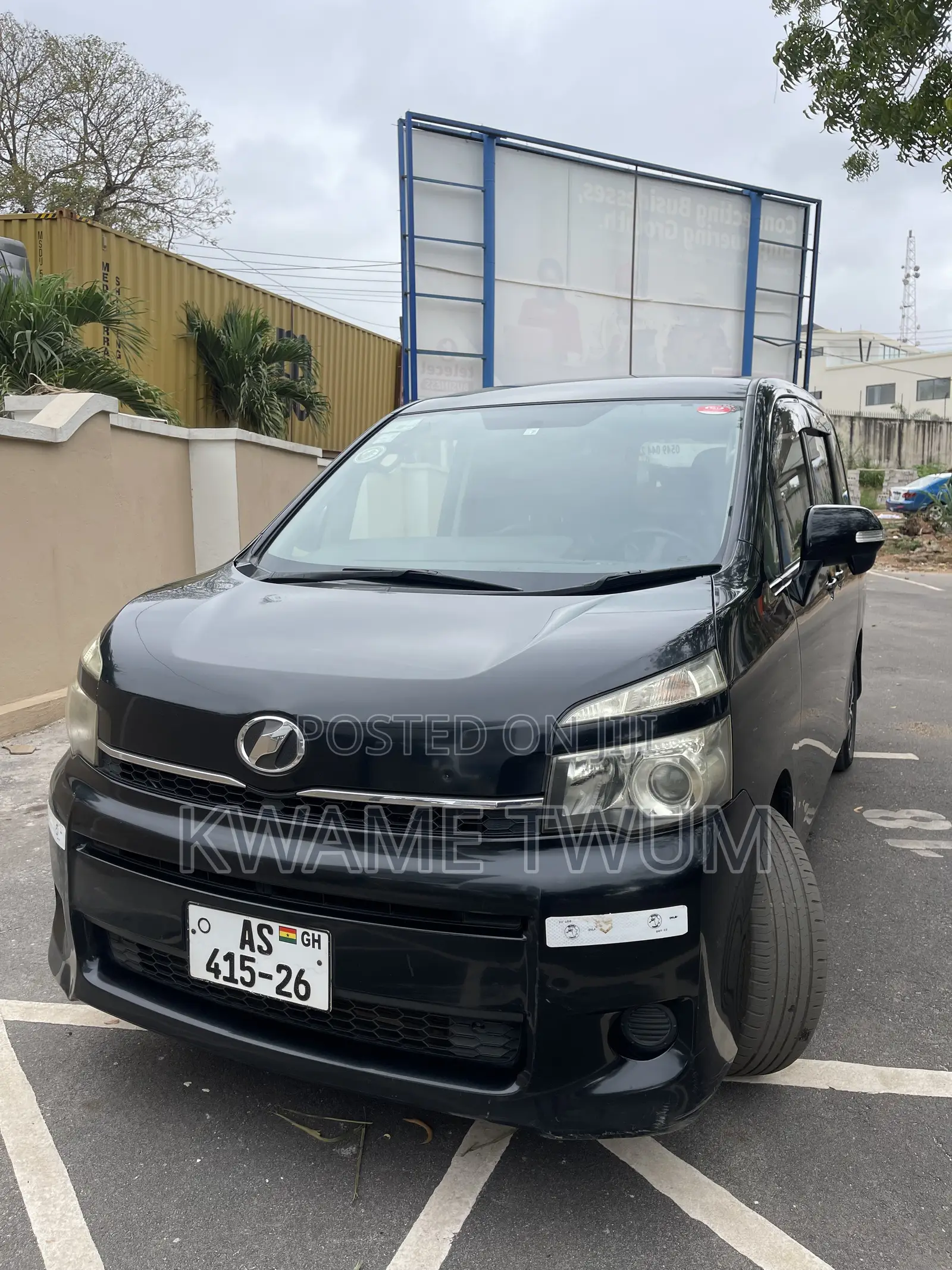Toyota Voxy V 2WD 8-Seater 2012 Black