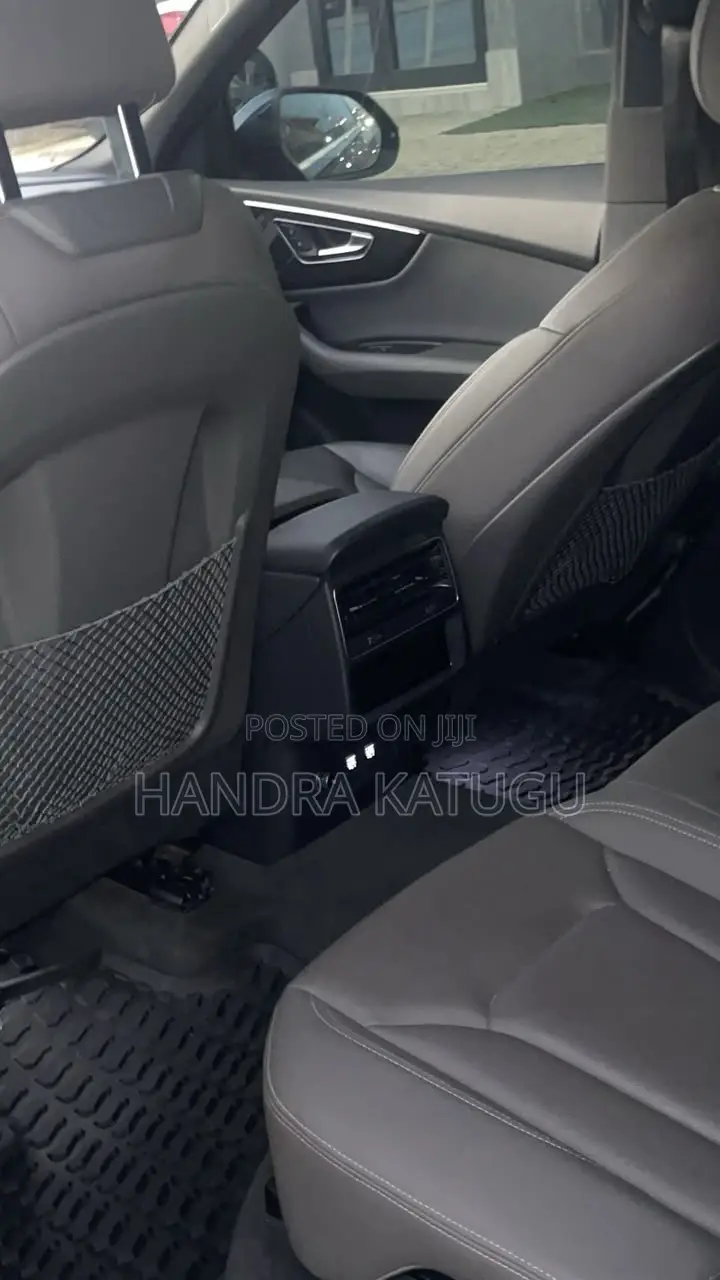 Audi Q8 55 Premium AWD quattro 2020 Blue