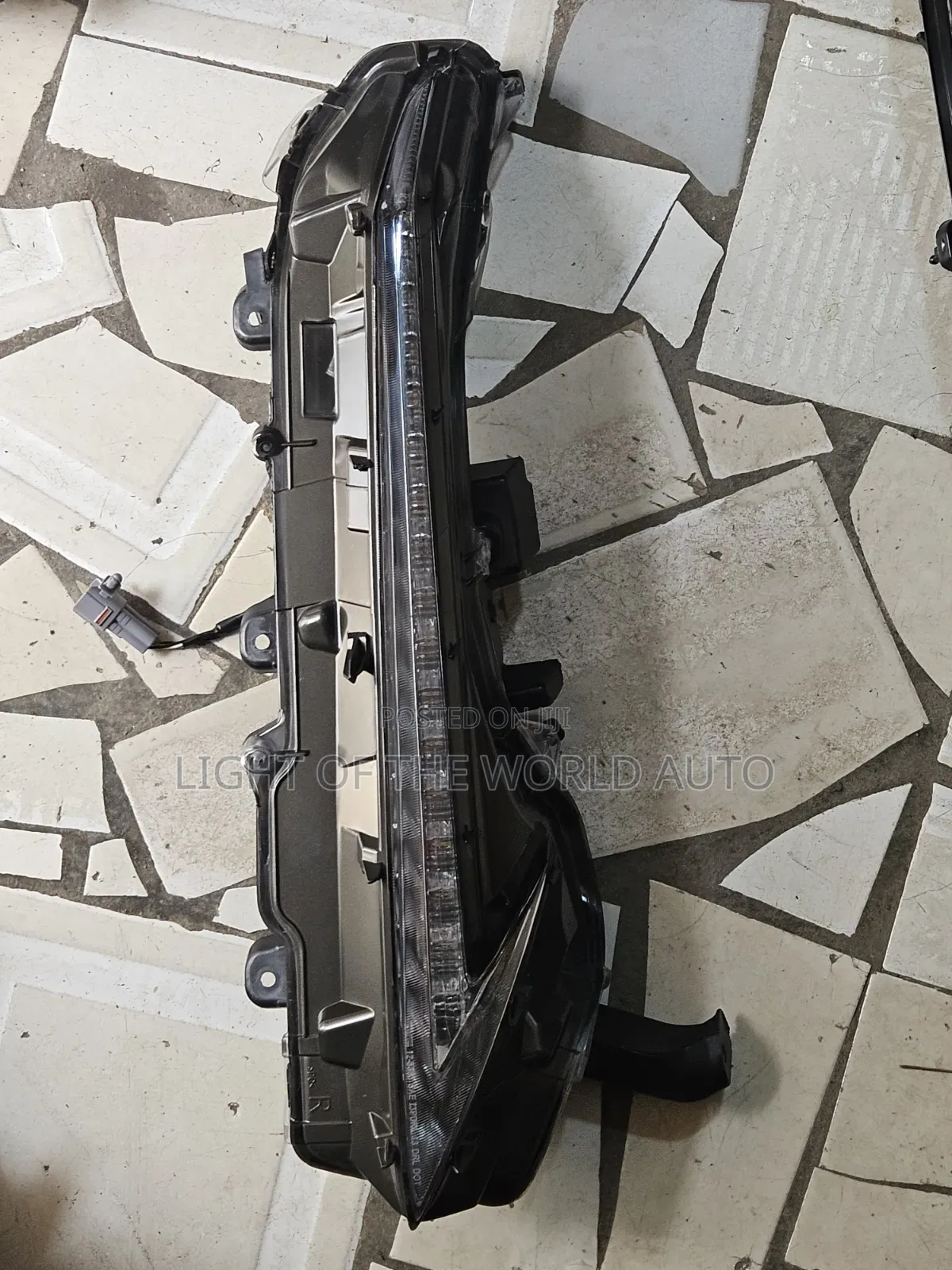 Lexus NX300 Bumper Light Front Right Side