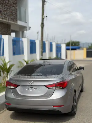 Hyundai Elantra Limited 4dr Sedan (1.8L 4cyl 6A) 2015 Silver