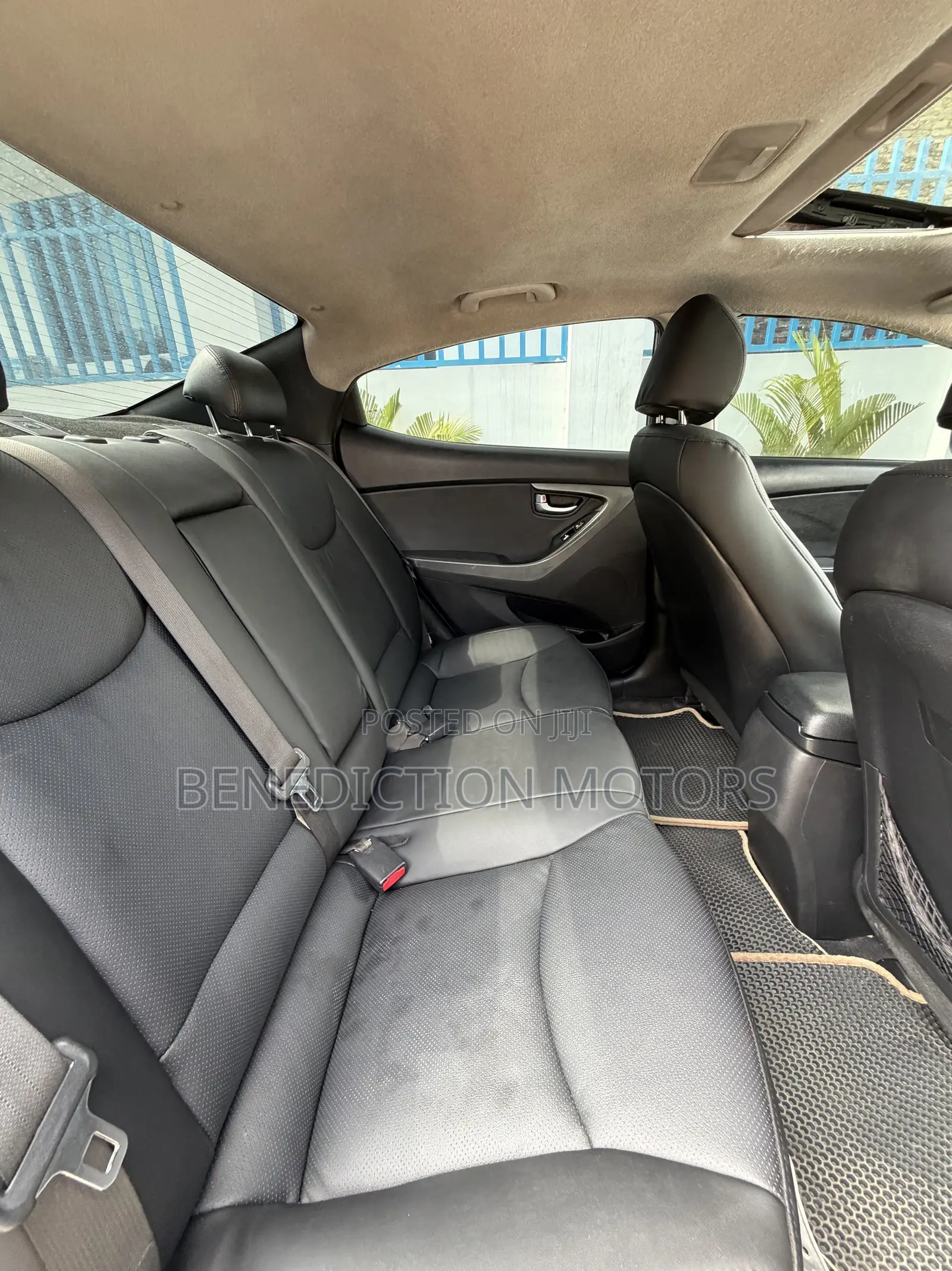 Hyundai Elantra Limited 4dr Sedan (1.8L 4cyl 6A) 2015 Silver