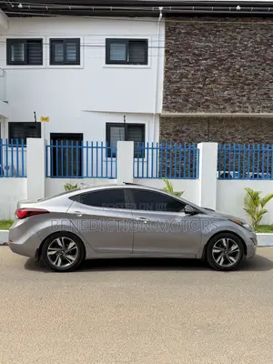 Hyundai Elantra Limited 4dr Sedan (1.8L 4cyl 6A) 2015 Silver