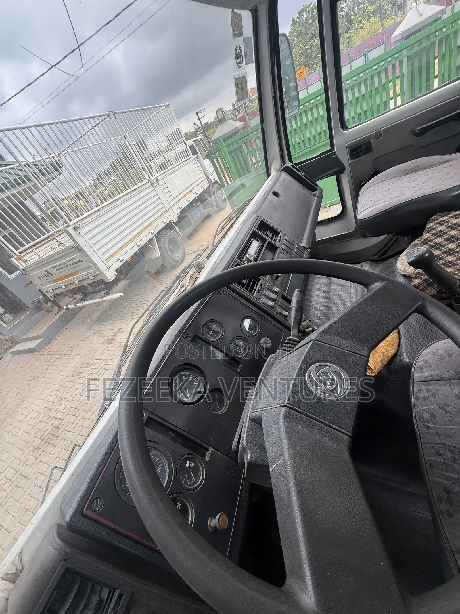ASHOK LEYLAND 1518 Truck 2014 White