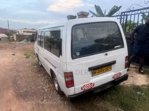 Nissan Caravan (Urvan) 1999 White