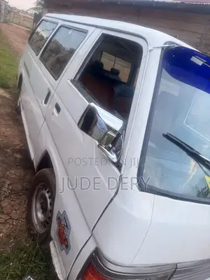 Nissan Caravan (Urvan) 1999 White