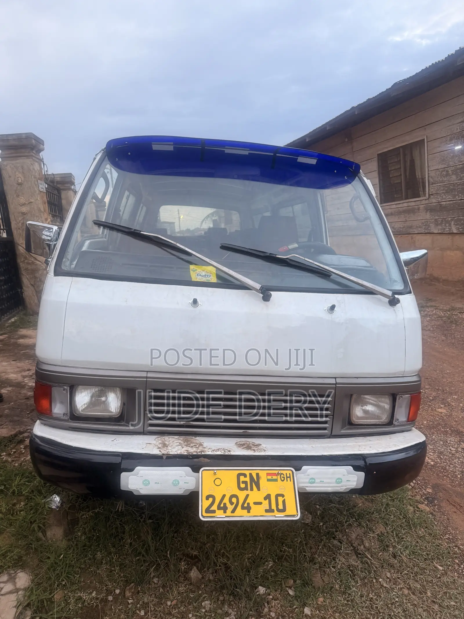 Nissan Caravan (Urvan) 1999 White